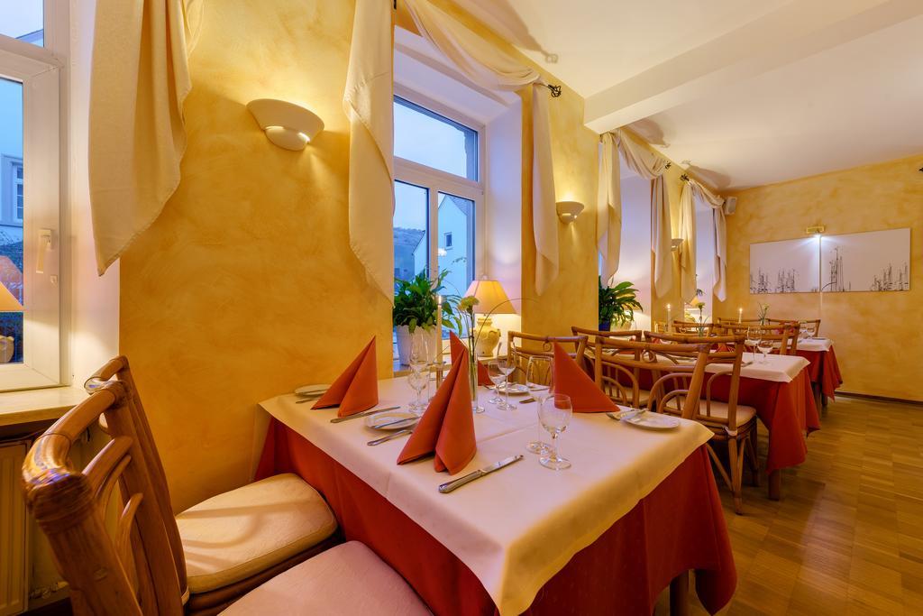 Moselhotel Ludwigs Kowerich Екстер'єр фото